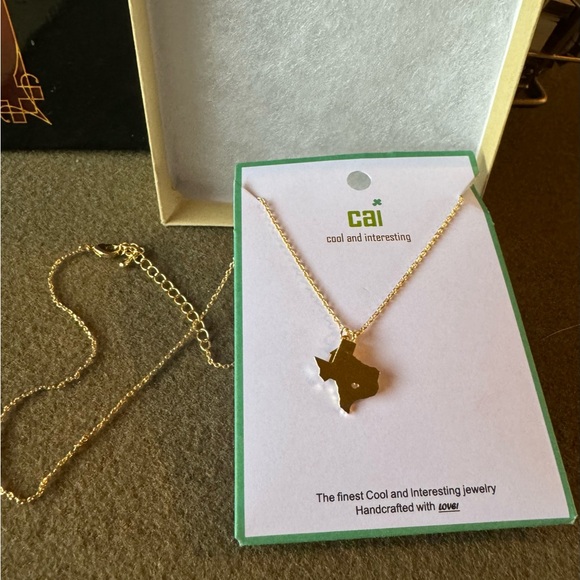Cool and Interesting Gold Texas state necklace.  Super cute!  16” length. - Picture 2 of 4